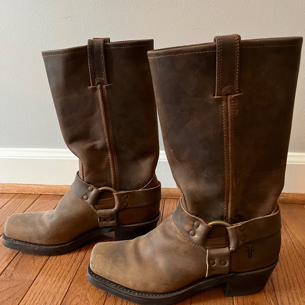Frye Boots Harness 12R  size 7.5  like new condition